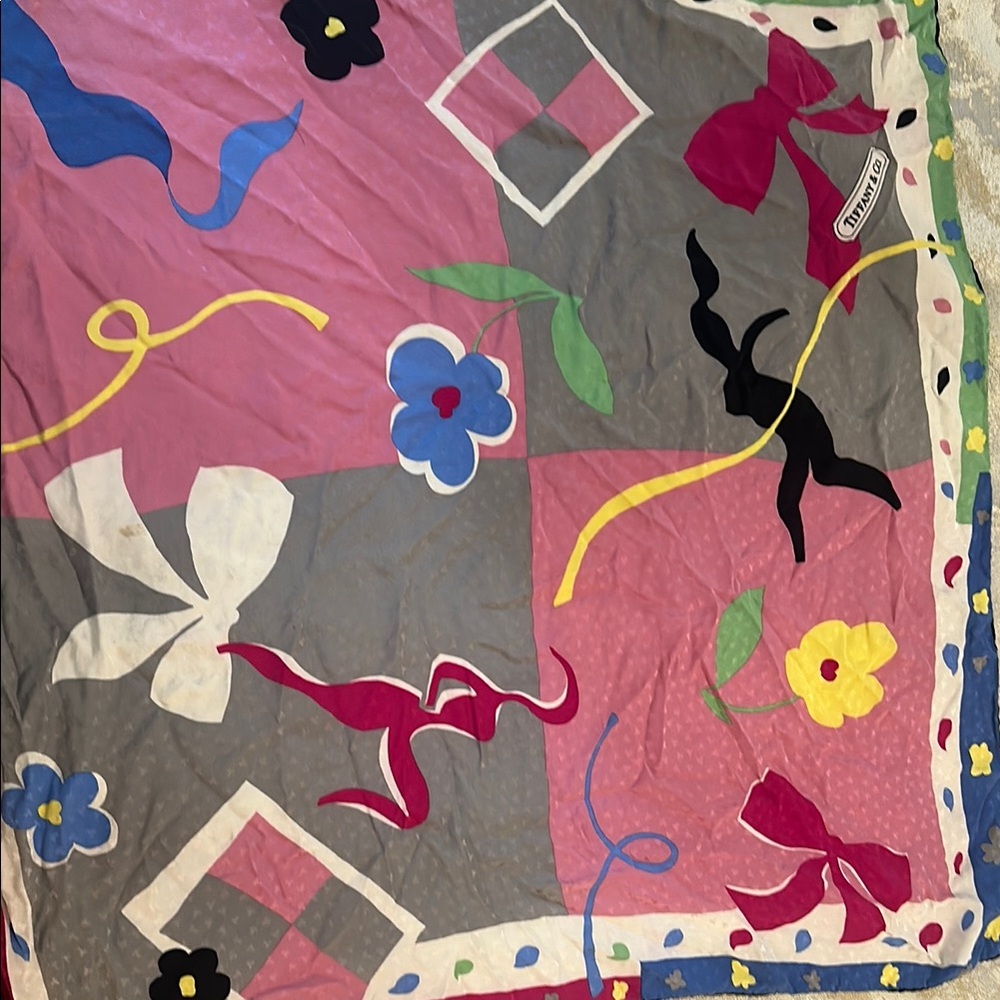 Tiffany & Co. Pink and Gray Scarf Elegant Accessories